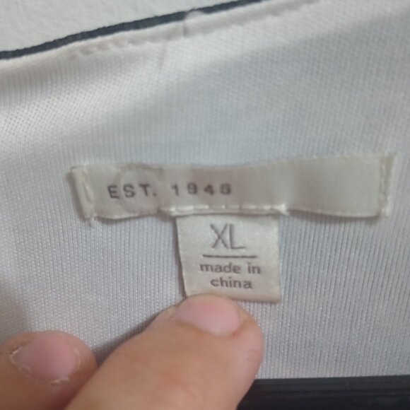 Large dress - Picture 3 of 3